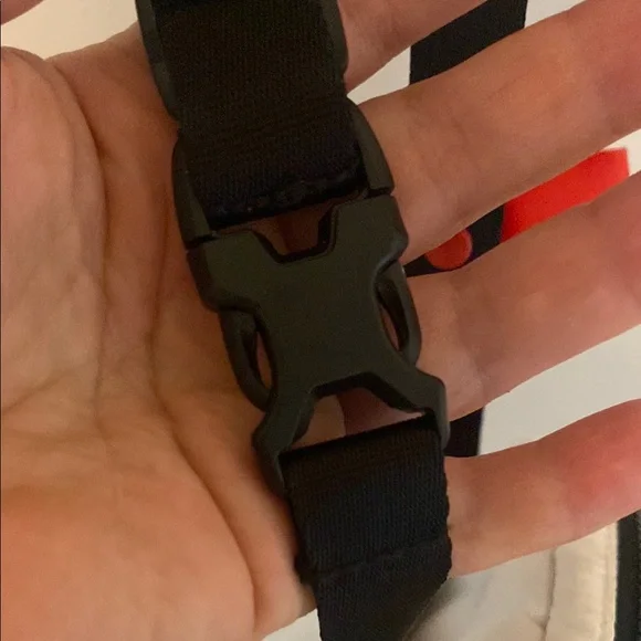 Herschel Supply Company x Hello Kitty White Crossbody Bag - Picture 6 of 8